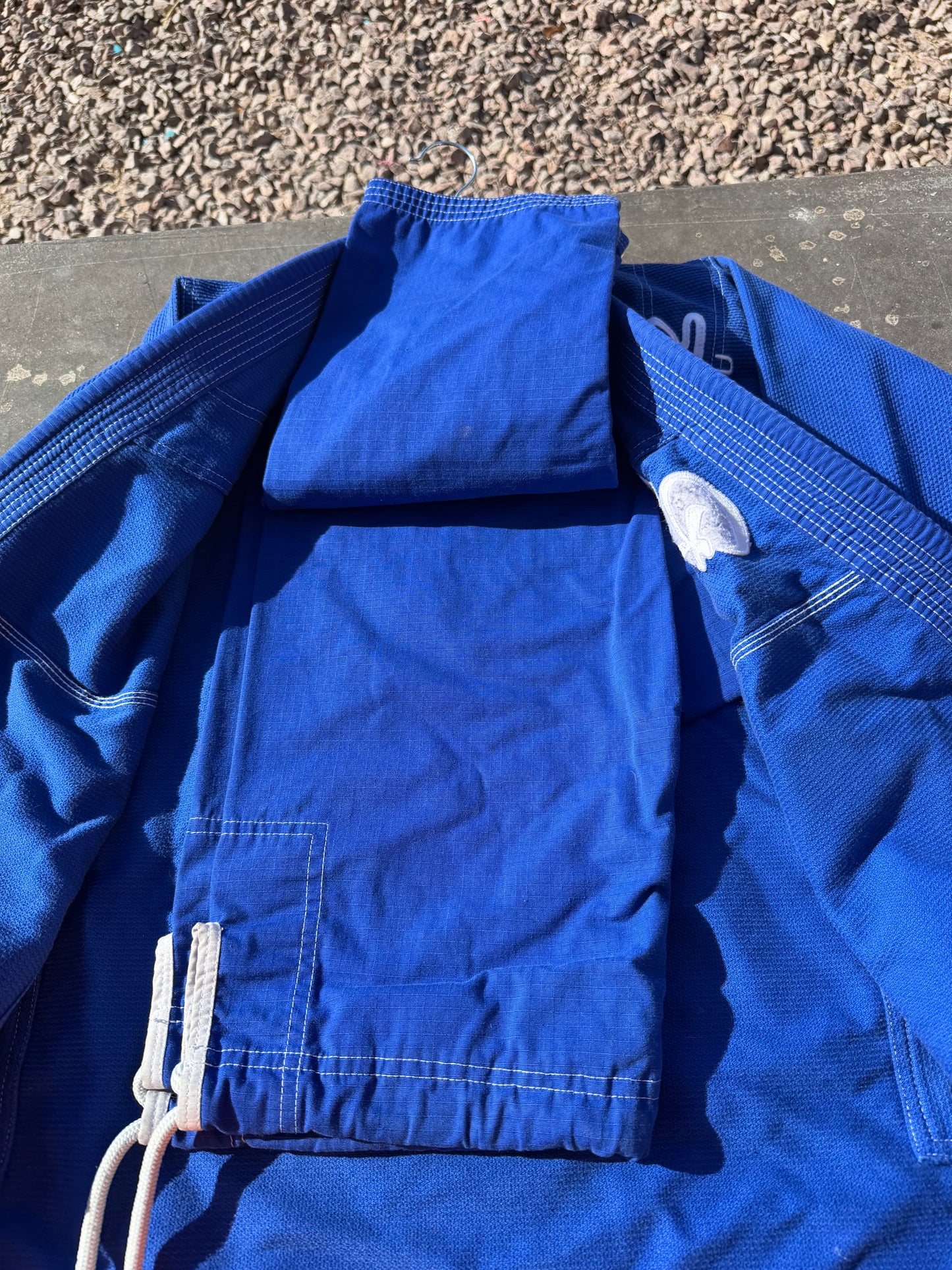 Jujitsu suit karate blue with insignia size A1 like a Medium adult top and pants …