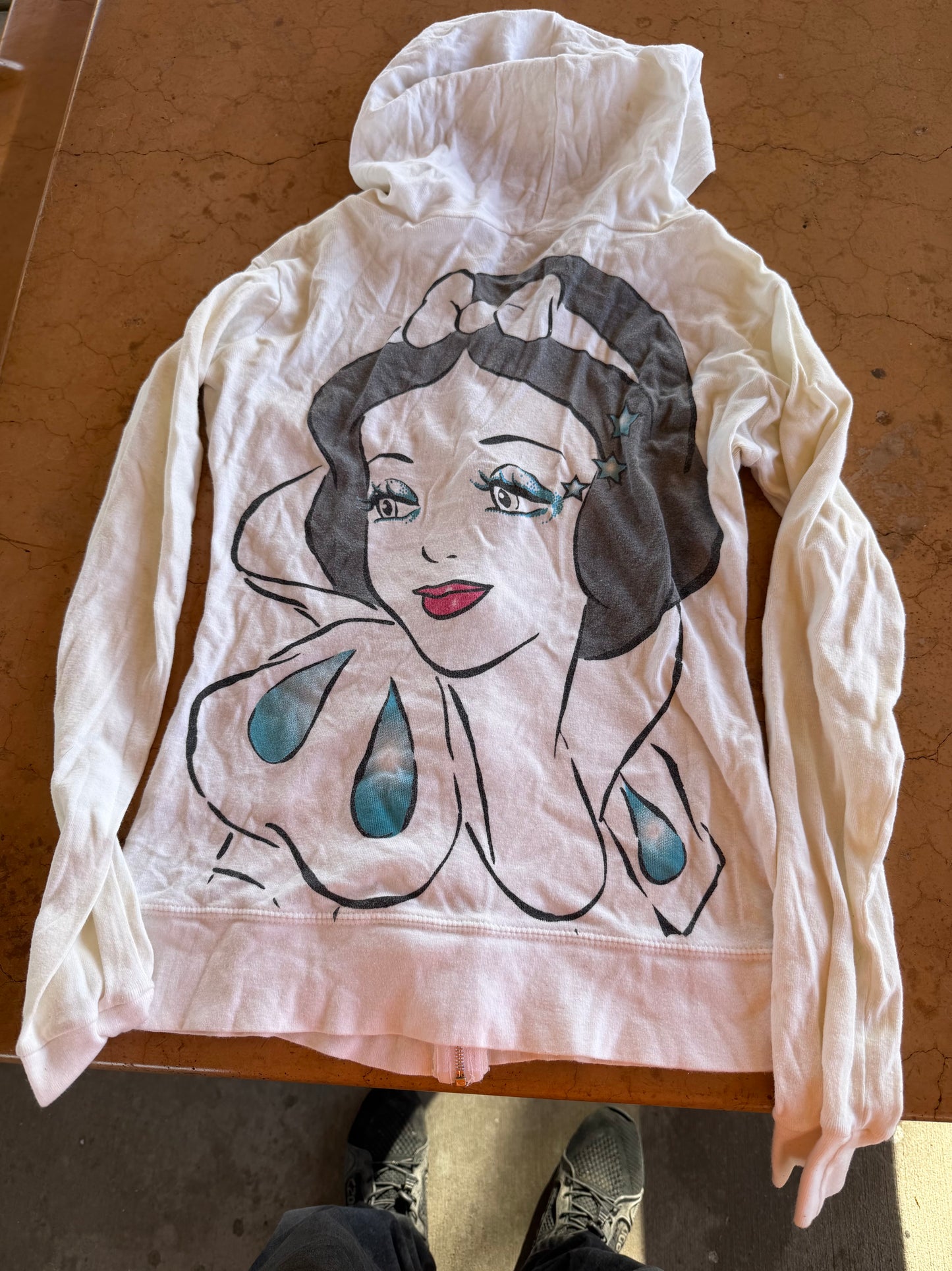 Disney culture clothing hoodie with Snow White size XL …