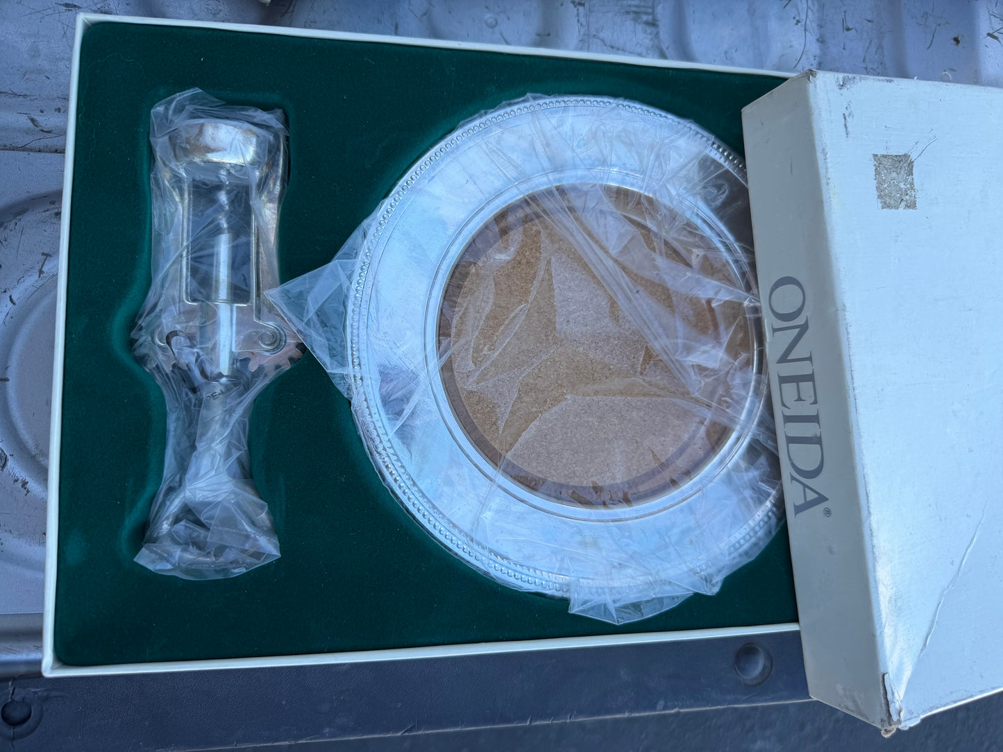 Oneida silver plated wine opener 2 piece new in box …