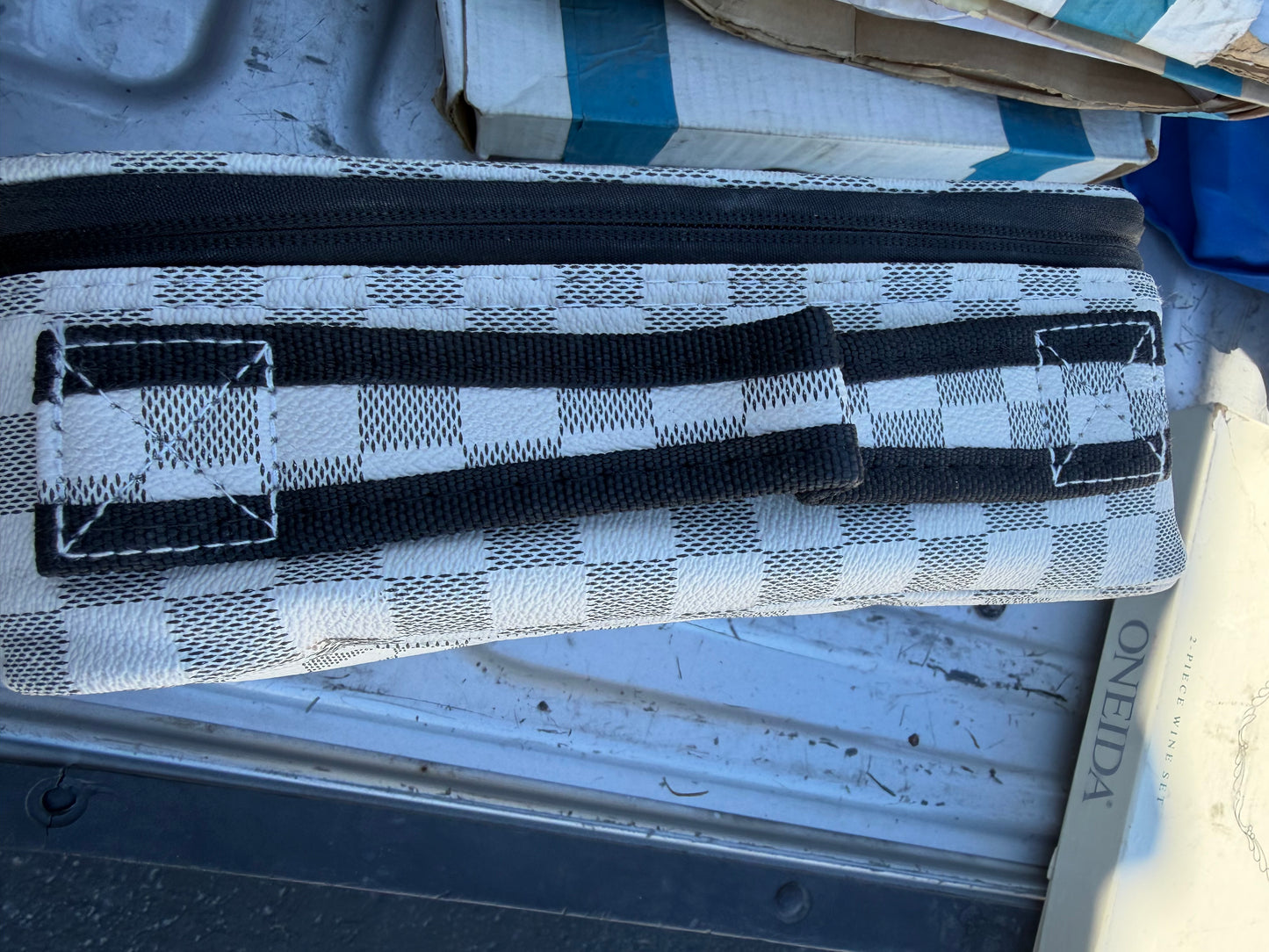 Book carrying case bible or books new white and gray checkered 9X10 zipper…