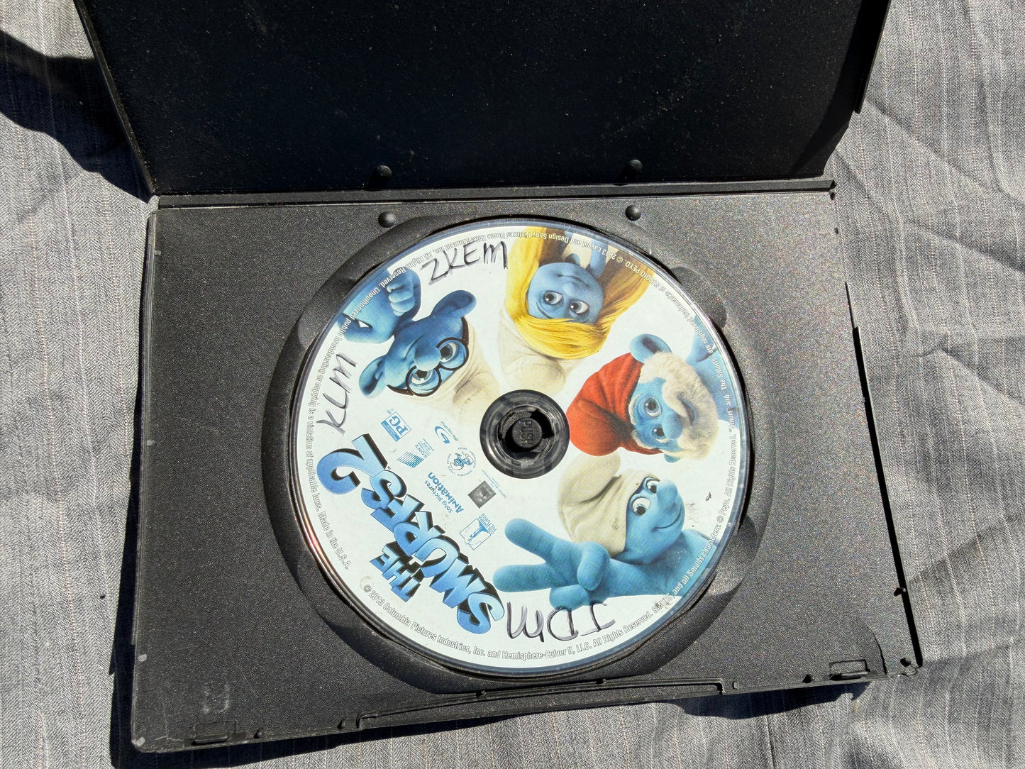 The Smerfs 2 cartoon characters DVD movie little blue people …