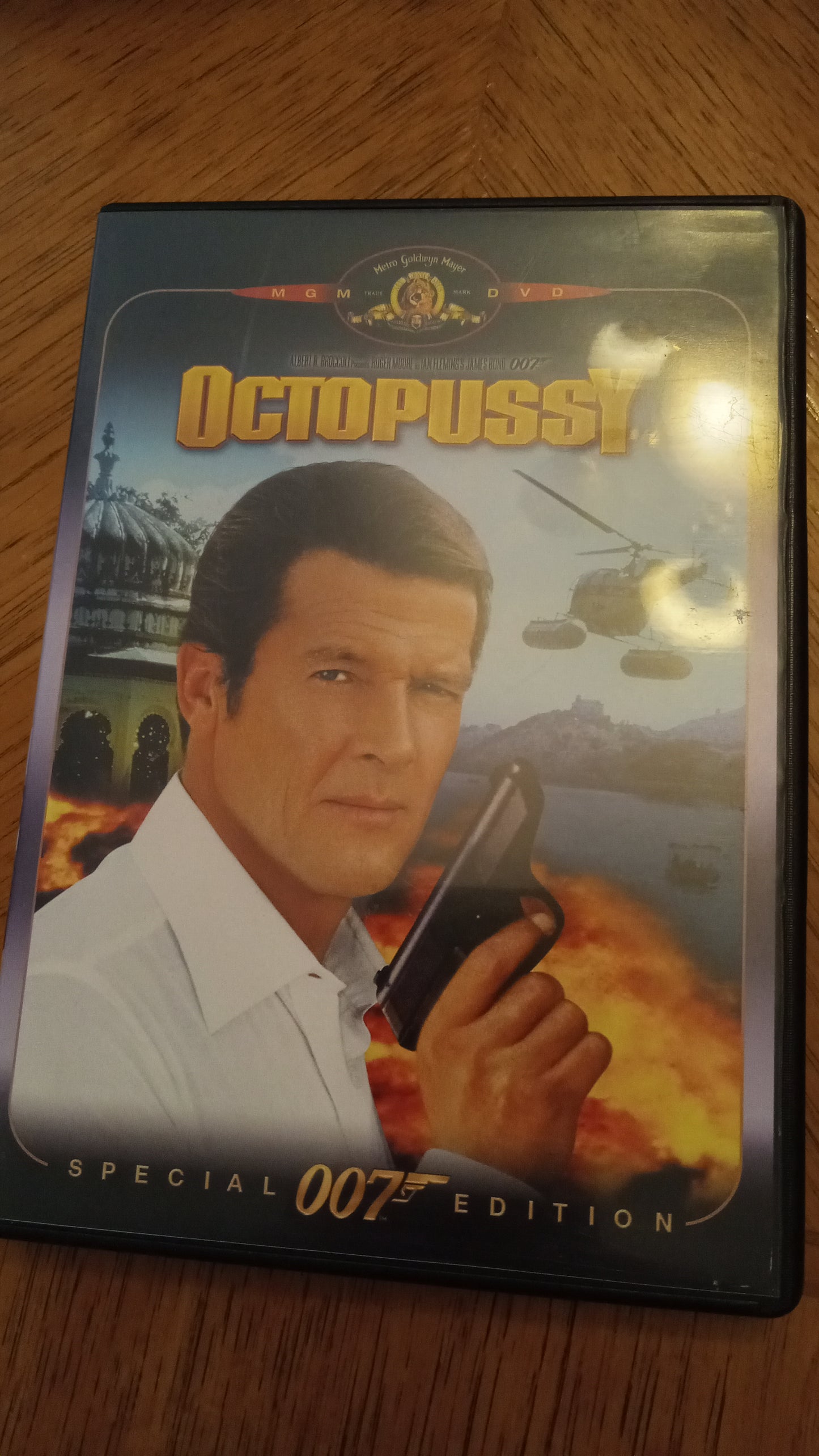 DVD Octopussy James Bond 007 Special Edition Widescreen Rated PG Special Edition, LIKE NEW