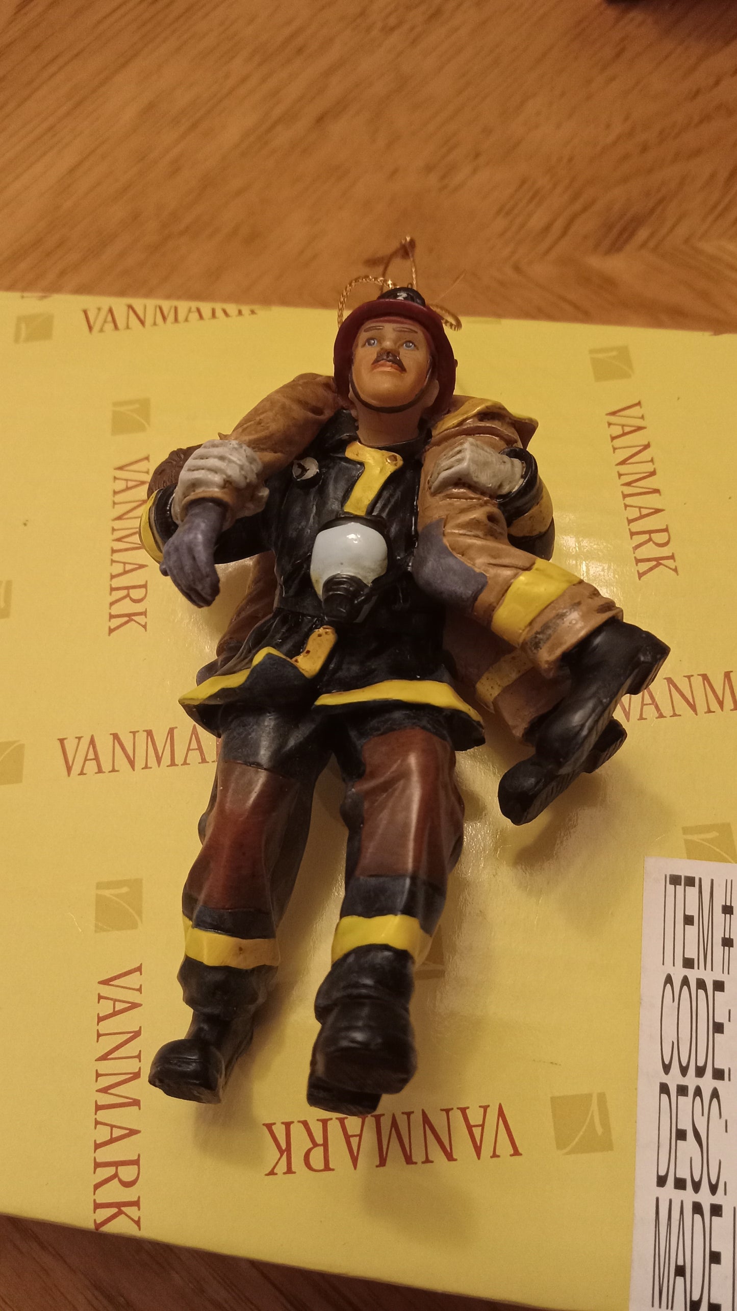 CHRISTMAS ORNAMENTS Vanmark Red Hats of Courage Firefighter 9-11 Set of 3 Item 249351 NEW