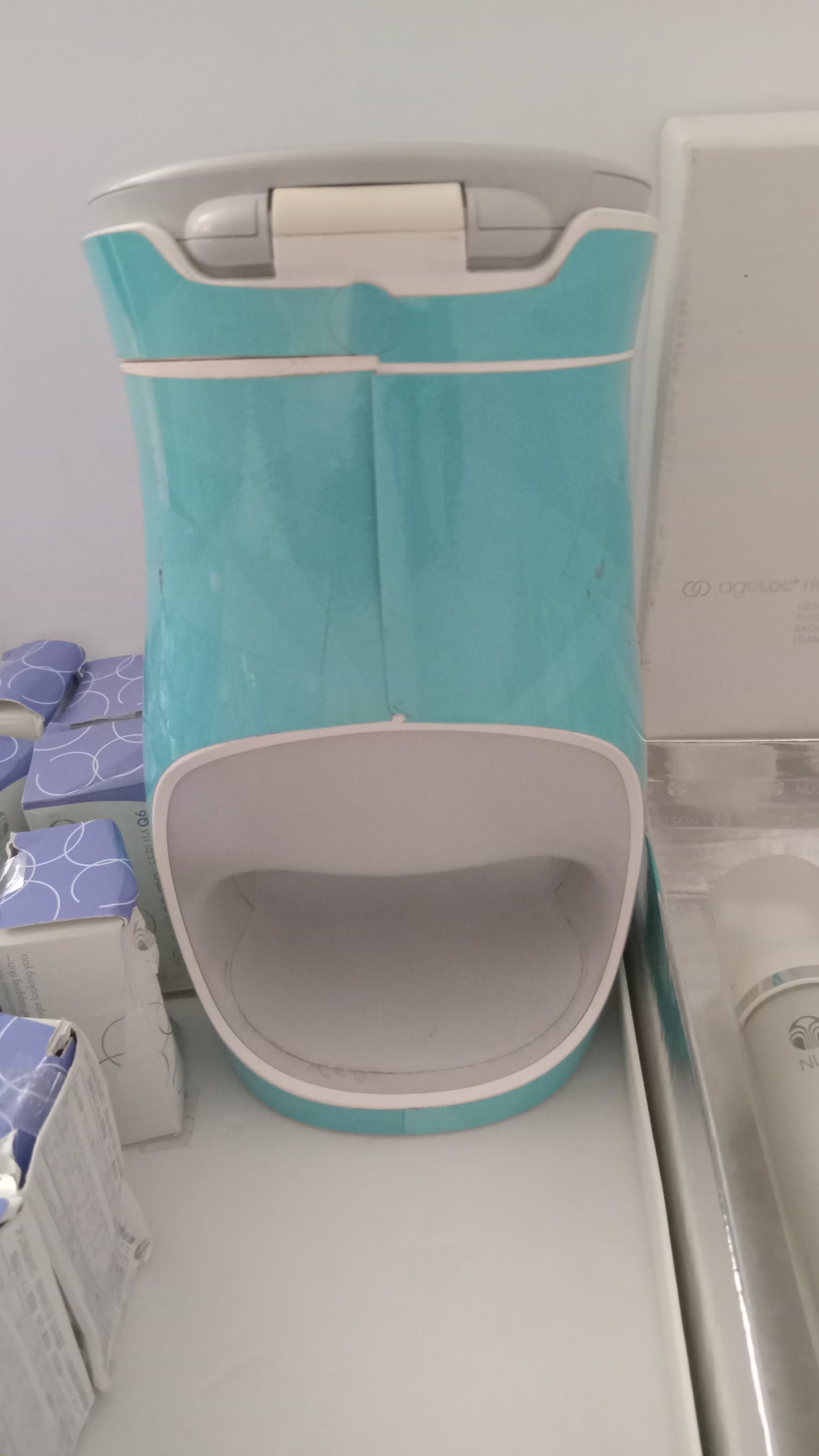 Mega-Lot: Nu Skin AgeLOC Me Smart Skincare System - Device, Calibration Starter Kit, & 30+ Refill Cartridges Bundle NEW