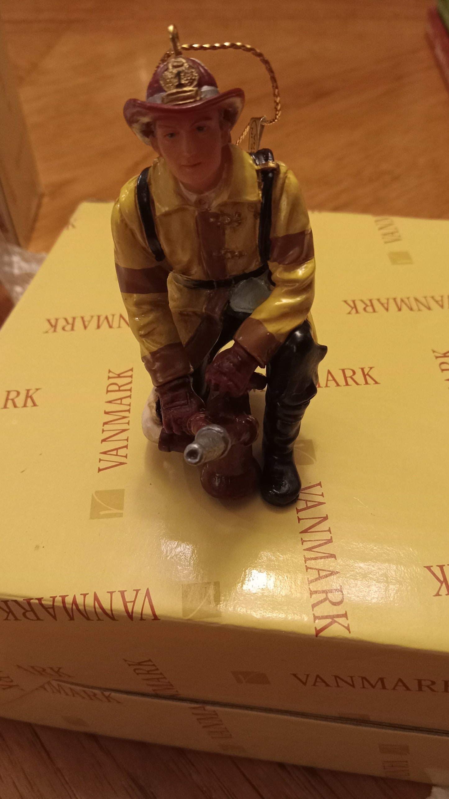 CHRISTMAS ORNAMENTS Vanmark Red Hats of Courage Firefighter 9-11 Set of 3 Item 249351 NEW