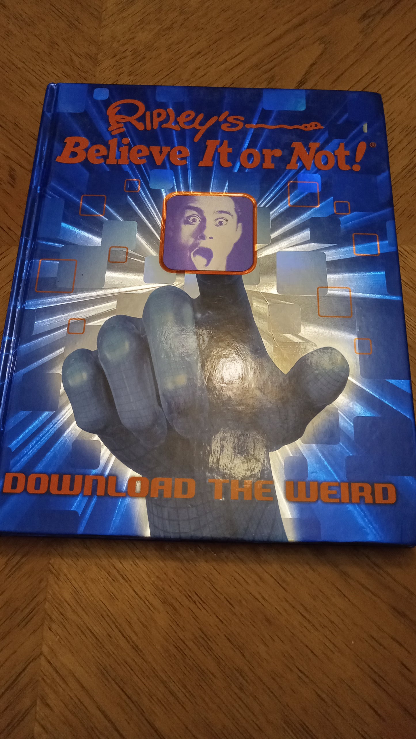 BOOK Ripley's Believe It or Not! Download the Weird (Vol 9) Hardcover USED