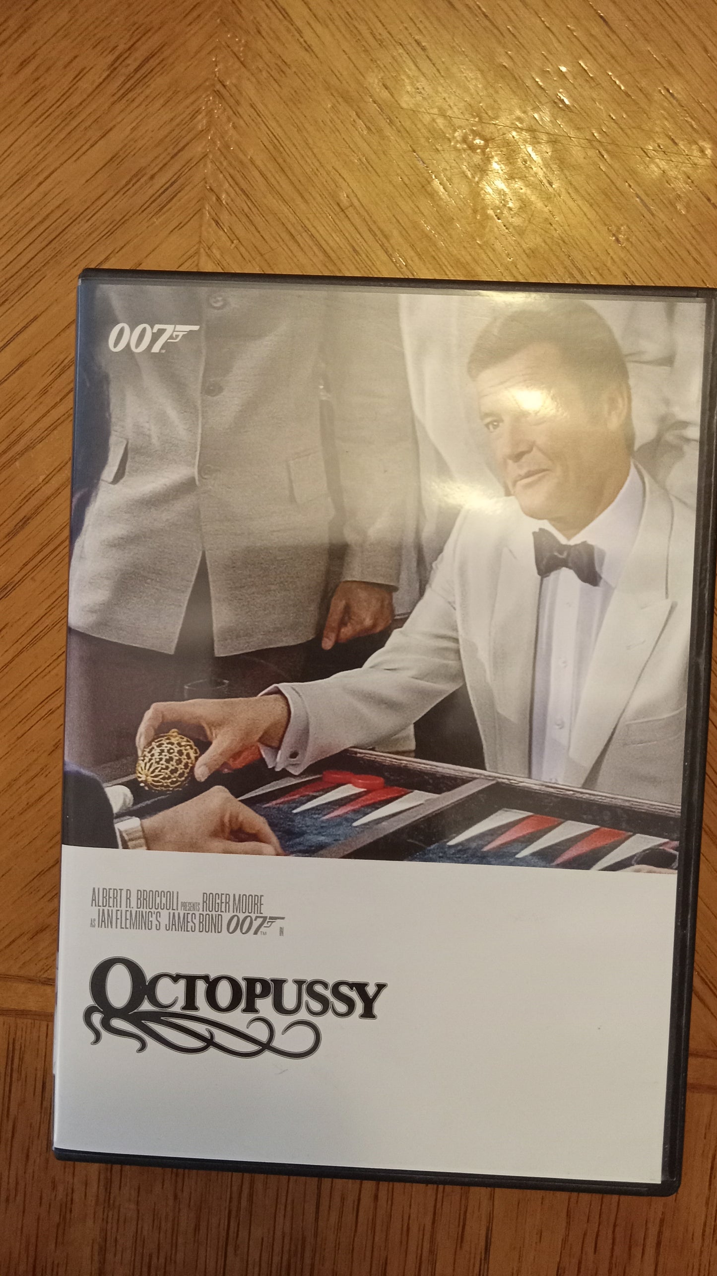 DVD Octopussy James Bond 007 Special Edition Widescreen Rated PG Special Edition, LIKE NEW