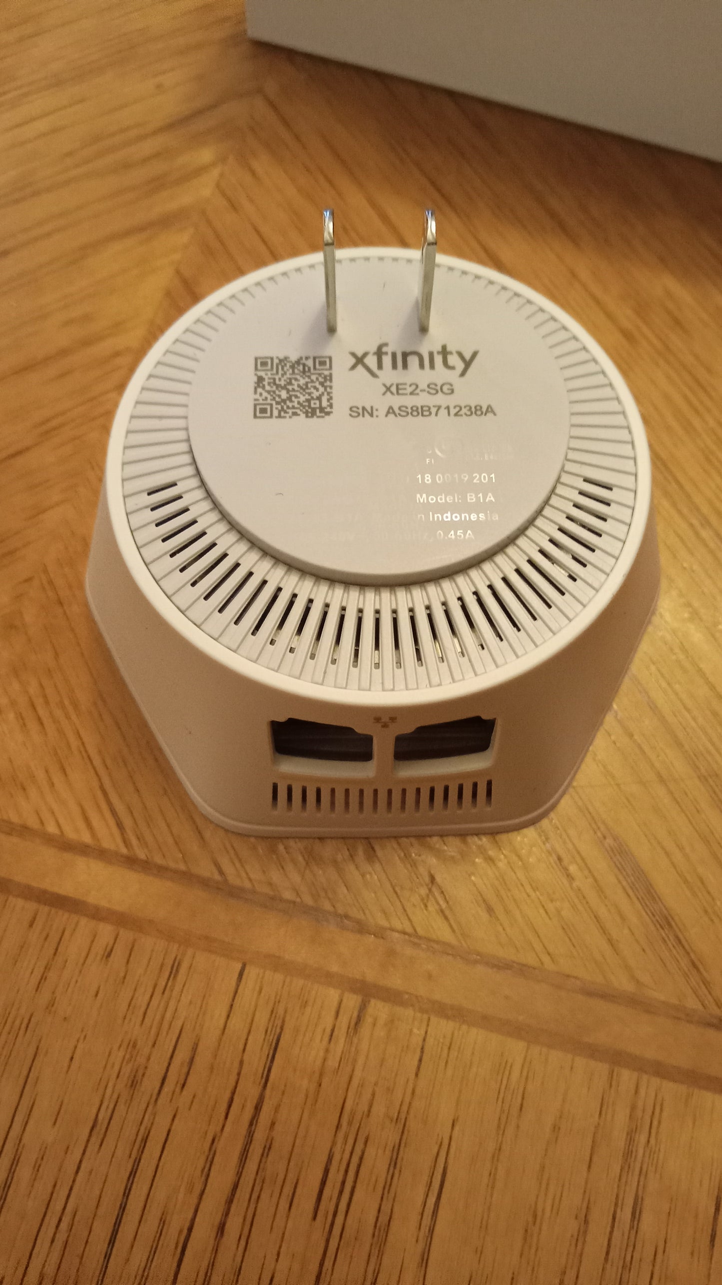 WiFi EXTENDER Xfinity xFi Pod 2nd Generation Mesh Network (1-Pack) XE2-SG NEW