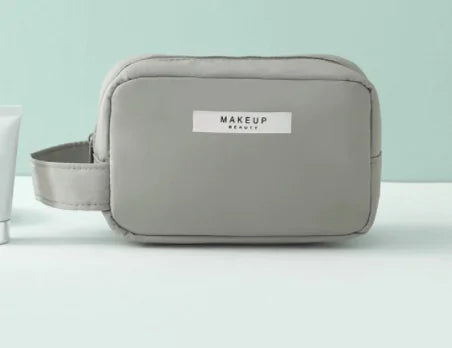 Makeup Bag Nylon Lrg Capacity Zipper Closure Travel Bag NEW